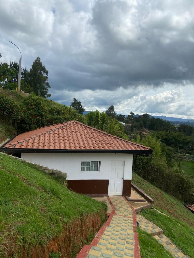 Hostal Hollywood Inn Rionegro Bagian luar foto